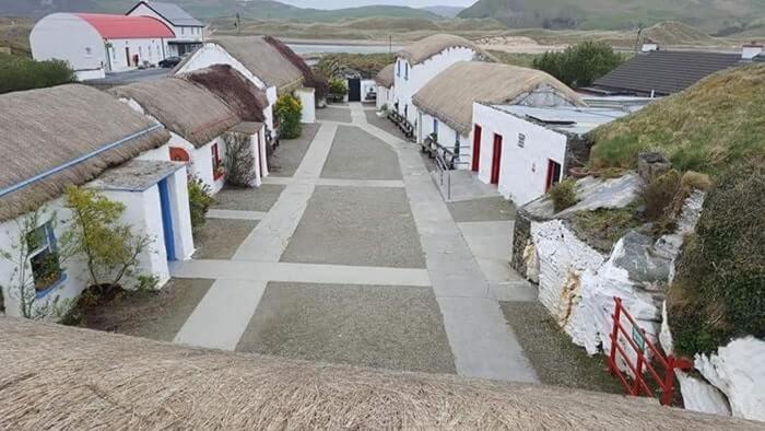 Father Ted Retro Caravan! Drumaville Εξωτερικό φωτογραφία